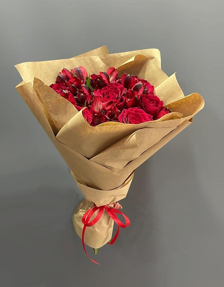 Букет прекрасной женщине в Железнодорожный Подольского района Букет цветов из: Альстромерии и Розы в Железнодорожный Подольского района