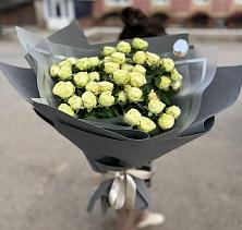Букет Белые кустовые розы Солинеро в Железнодорожный Подольского района