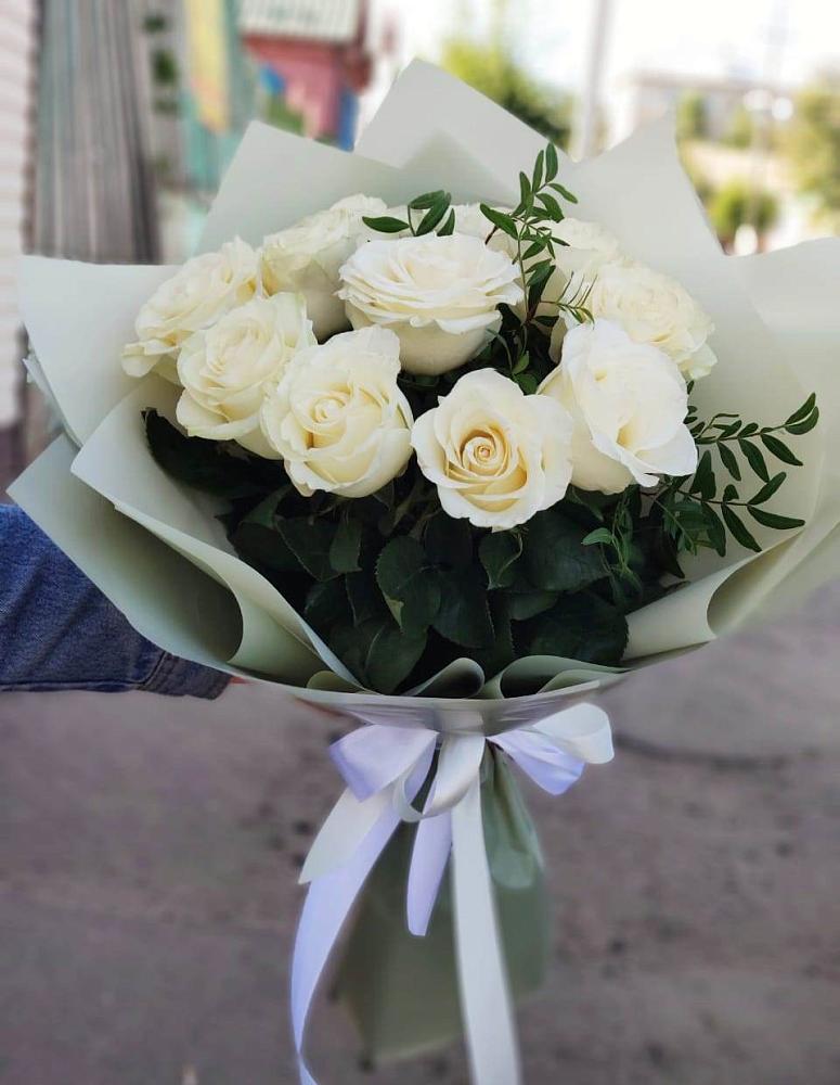 Белые розы Проуд в Железнодорожный Подольского района Букет Белые розы Проуд в Железнодорожный Подольского района