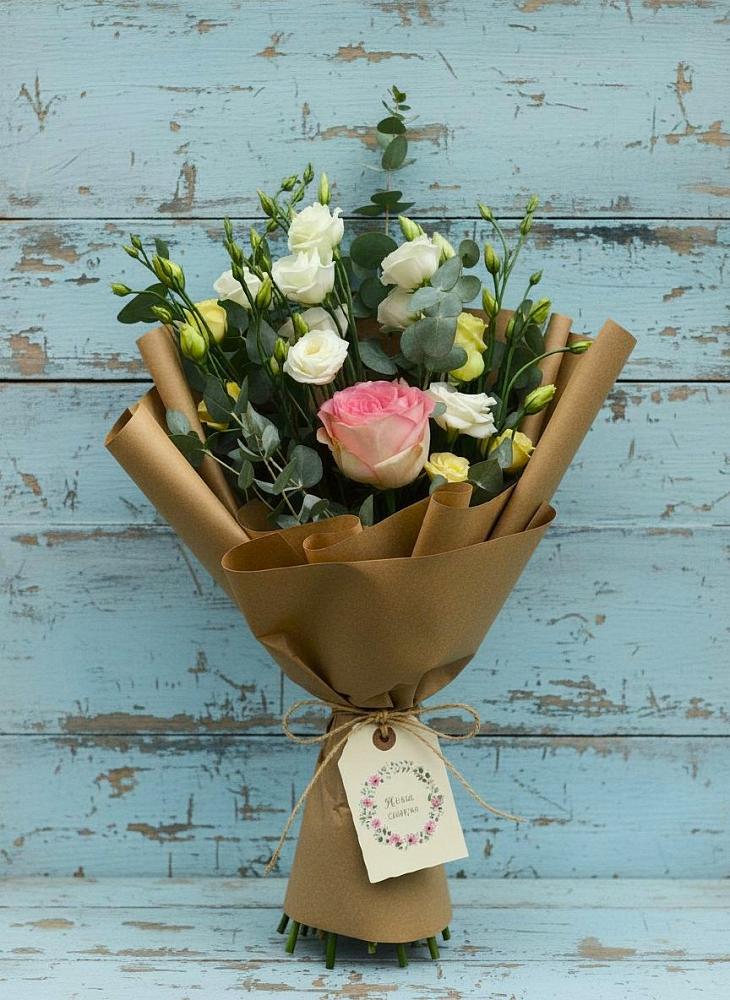 Букет цветов из: Розы и Лизиантусы в Железнодорожный Подольского района