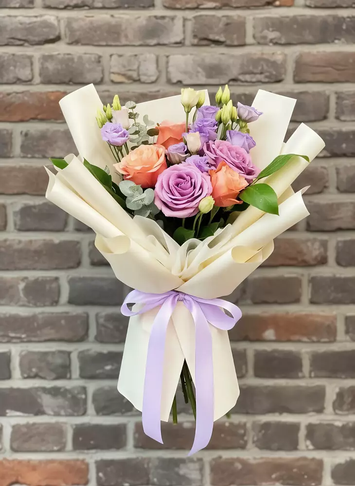 Букет цветов из: Лизиантусы и Розы в Железнодорожный Подольского района