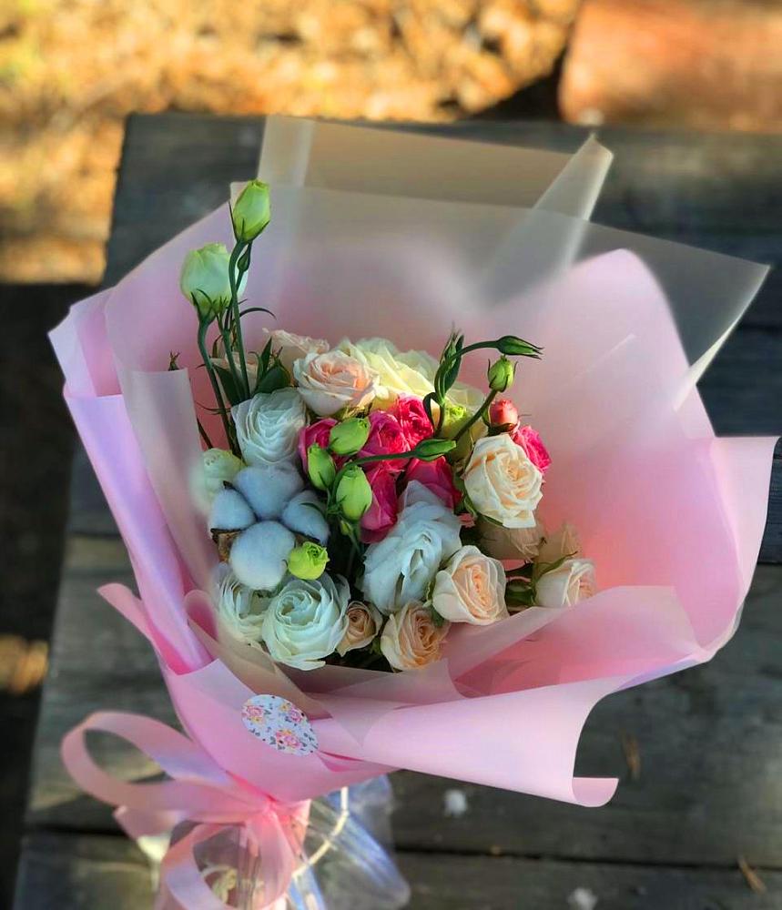 Букет цветочный коктейль в Железнодорожный Подольского района Букет цветов из: Розы и Лизиантусы в Железнодорожный Подольского района