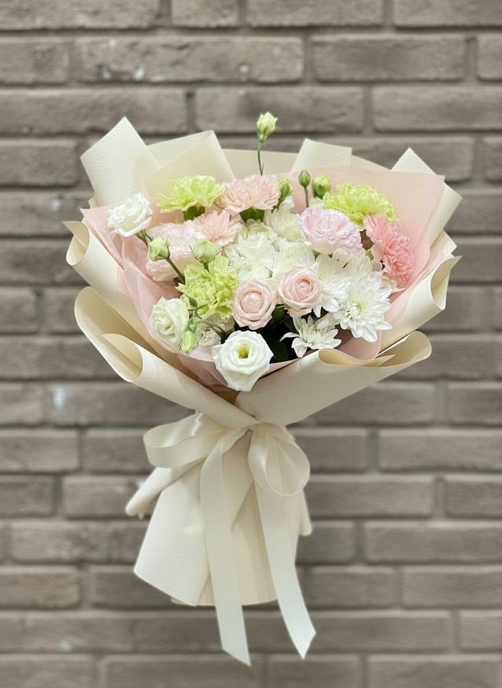 Букет Трепет мечты в Железнодорожный Подольского района Букет цветов из: Гвоздики, Розы, Лизиантусы и Хризантемы в Железнодорожный Подольского района