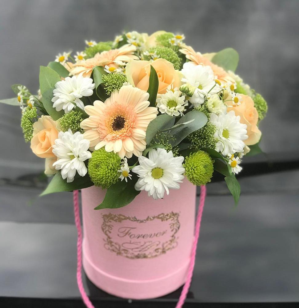 Цветочная композиция из Розы, Герберы и Хризантемы в шляпной коробке в Железнодорожный Подольского района