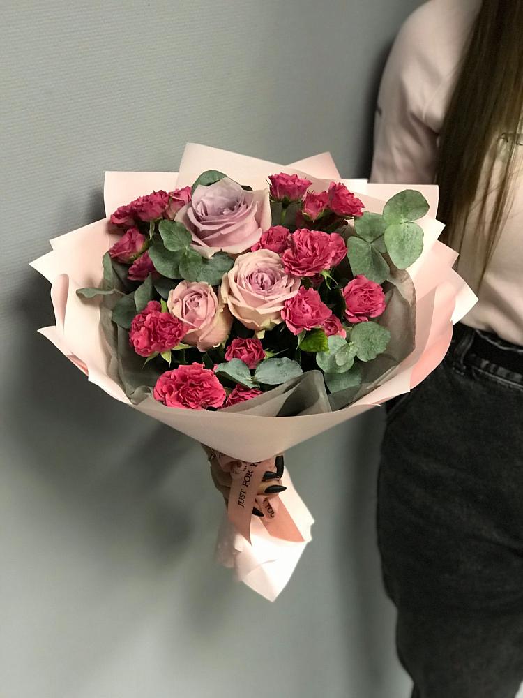 Букет цветов из: Гвоздики и Розы в Железнодорожный Подольского района