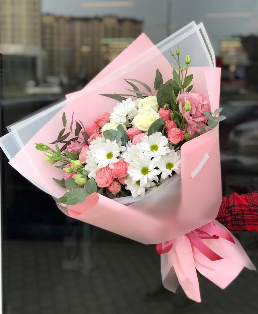 Букет нежный в Железнодорожный Подольского района Букет цветов из: Розы, Лизиантусы и Хризантемы в Железнодорожный Подольского района